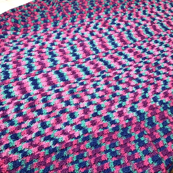 ❗️SOLD❗️Handmade Crochet Stripe Heavy Knit Large Blanket - Picture 4 of 8